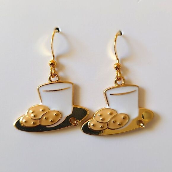 New Hand Crafted Cookies & Milk Christmas Cute Dangle Earrings 18k Gold Plated - Picture 1 of 1